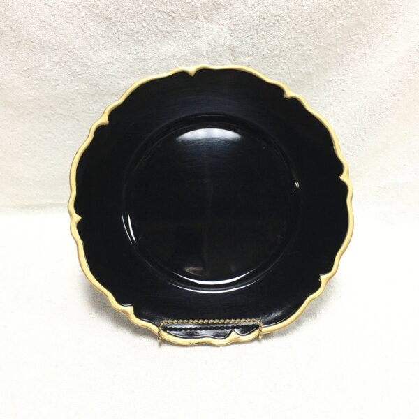 Charger plate- Black w/gold rim