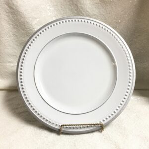 Charger plate- White w/silver rim